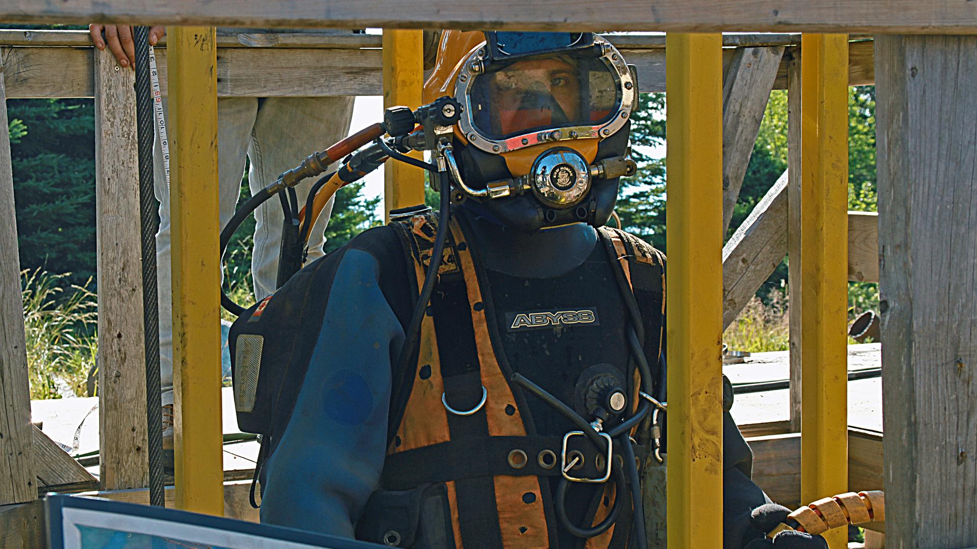 Replay S3E8 Les fantômes des profondeurs voir l'intégralité de